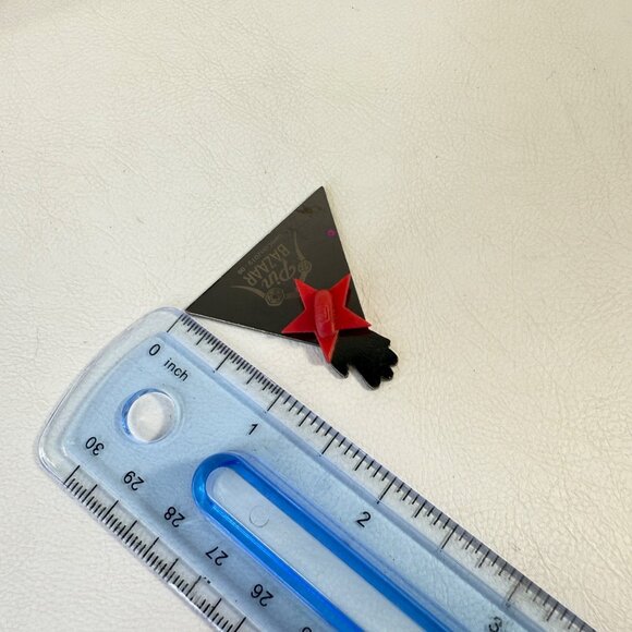 GenCon 2019 Pin Bazaar Enamel Pin With Vibrant Sci-Fi Design & Rubber Backing - Picture 7 of 7